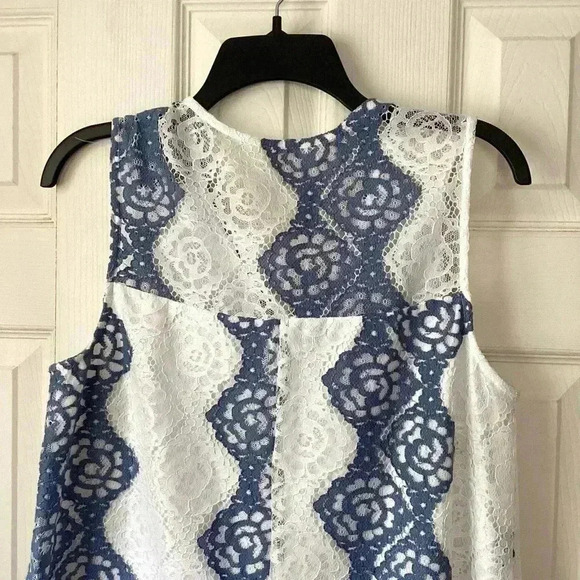 BCBGMaxAzria White/Blue Lace Mini Dress  Size Medium - Picture 10 of 13